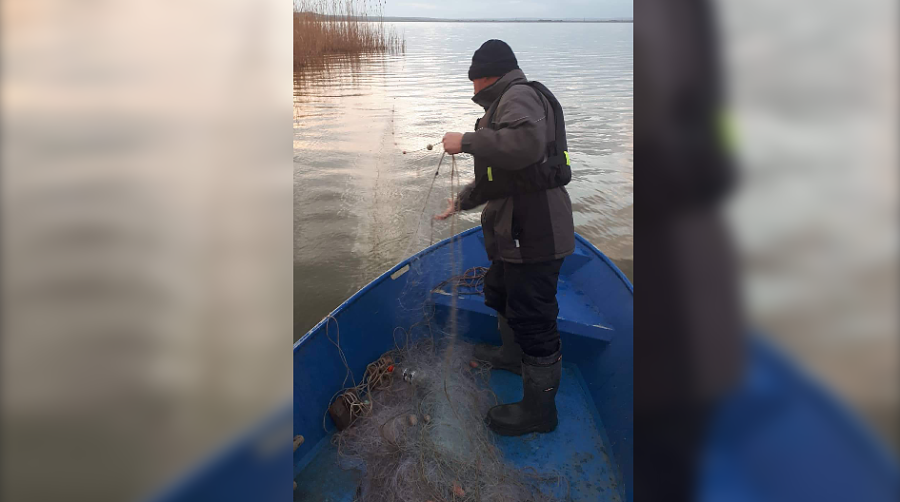 Екшън край езерото „Вая“ в Бургас! Хвърляха камъни по инспектори на ИАРА