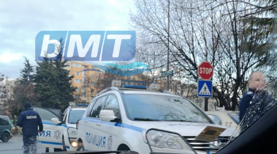 Полицейския акция в ж.к. „Възраждане“! Униформени арестуваха двойка наркопласьори в дома им