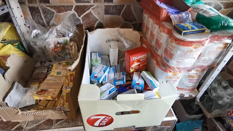 Нови арести за незаконна търговия на лекарства в Бургас, униформени разбиват вратата на престъпника (СНИМКИ)