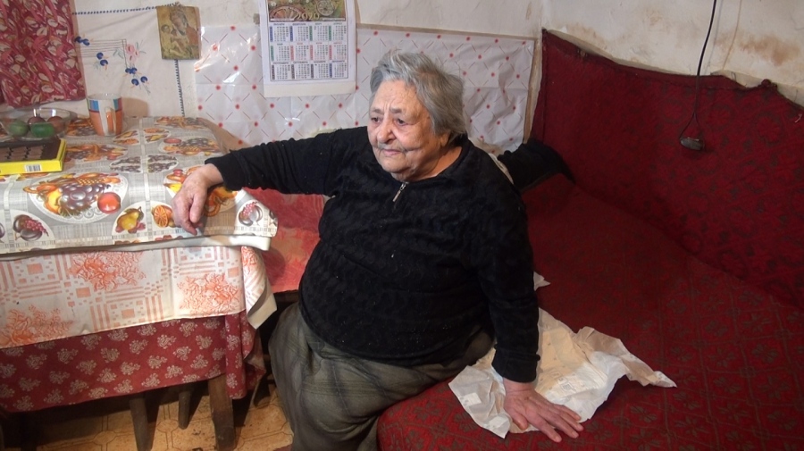 Покъртително! Циганин изнасили и ограби 92-годишната баба Милка от с. Звездец (ВИДЕО)
