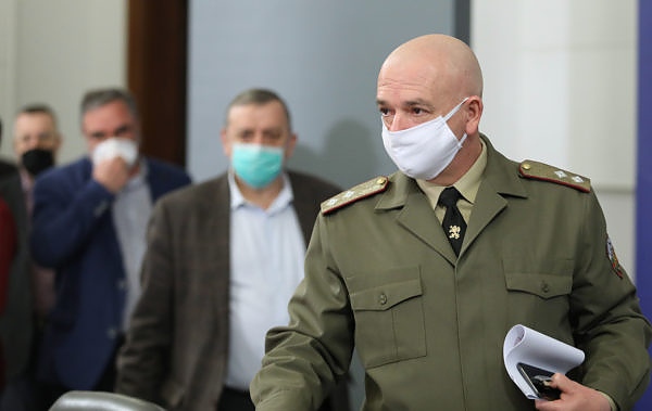 Щабът: В България заразените с коронавирус надминаха 1000, за последните 24 часа новите случаи са 49