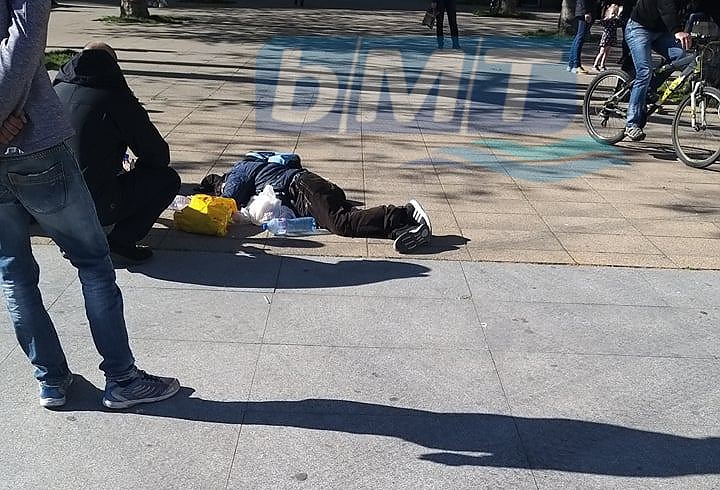 Бездомник колабира на пл. \