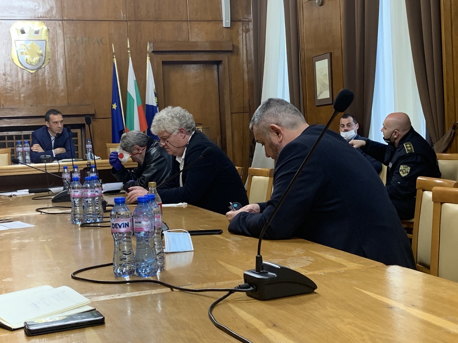 От утре заведенията на открито в Бургас отварят врати, започват масови проверки спазват ли се мерките