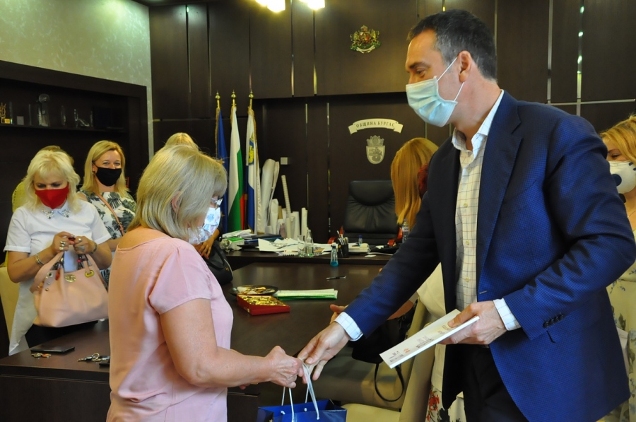 Подписаха новите КТД-та в сферата на образованието и общинското здравеопазване