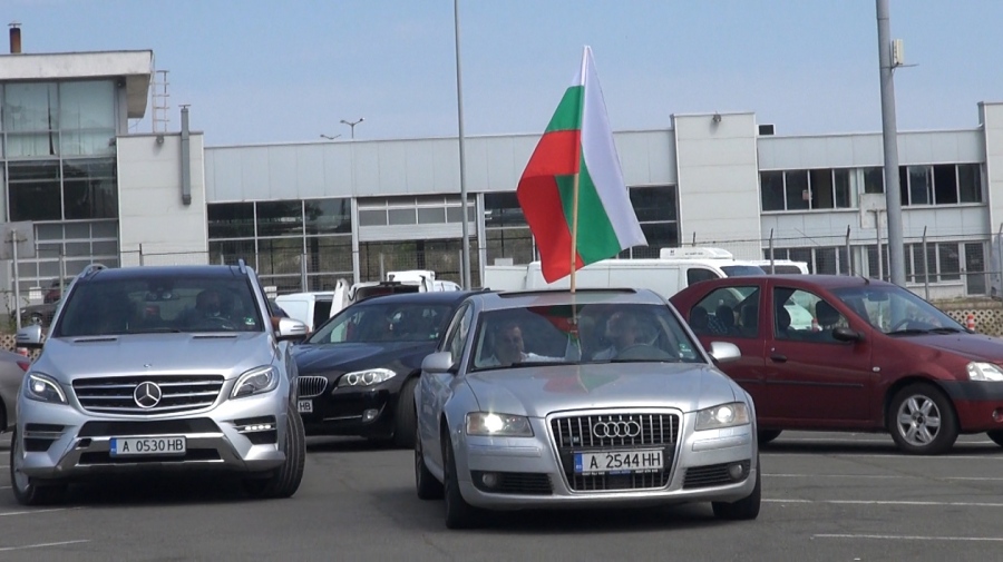 Бургаската полиция с алтернативен маршрут заради протестната блокада на входа на Бургас