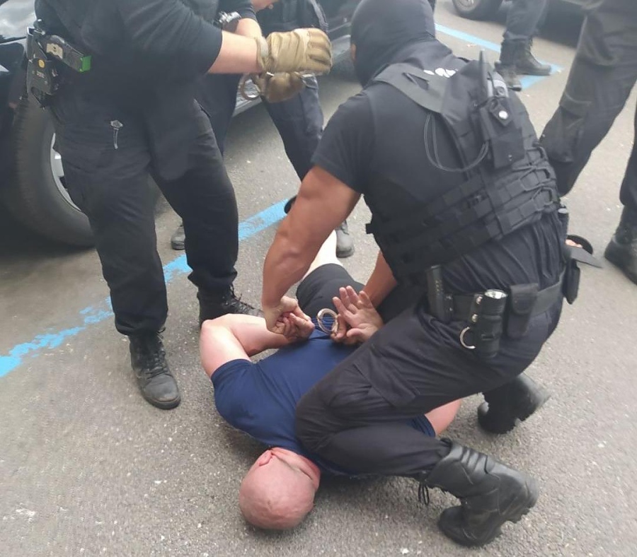 Кои са задържаните при зрелищната спецакция в бургаския ж.к. \