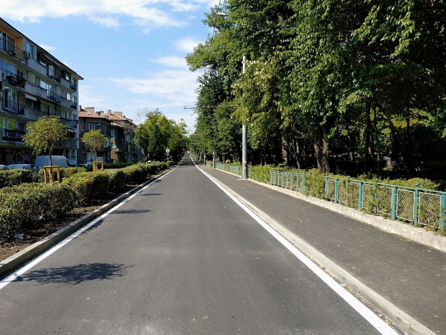 Отварят отново движението по ремонтирания бул. \