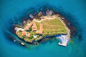 До края на октомври може да посетите остров Св. Анастасия и то на по-ниска цена