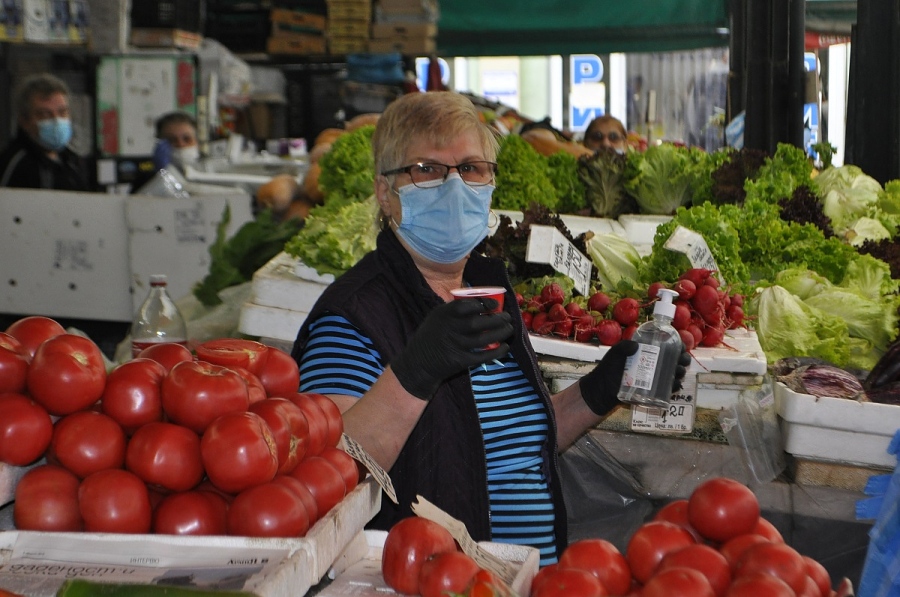 Масови проверки на пазарите в Бургас заради COVID-19