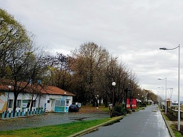 Крайбрежната алея ще светне по нов начин