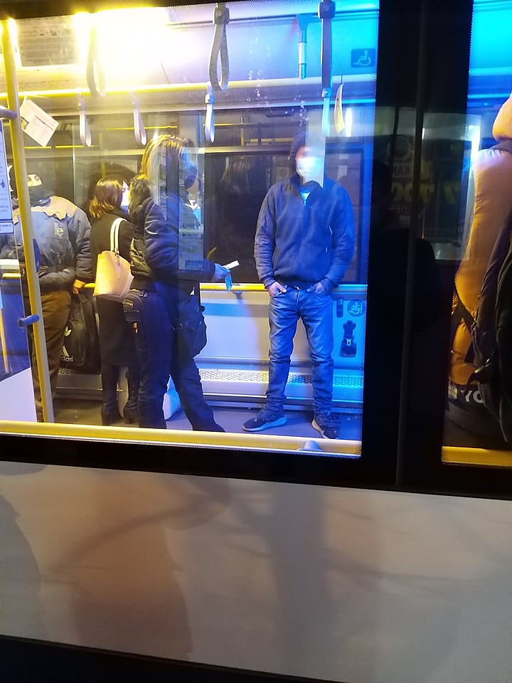 Голям скандал в градския транспорт на Бургас! Автобус остана блокиран заради спор за билет