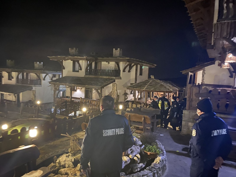 Полиция и РЗИ-Бургас прекратиха масов купон в хотелски комплекс край Поморие