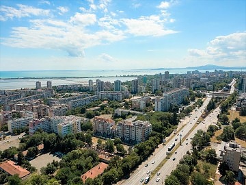 Модернизират уличното осветление с нови Led светлини в 22 зони в Бургас