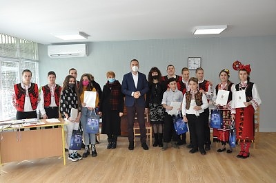 Кметът награди ученици от СУ \