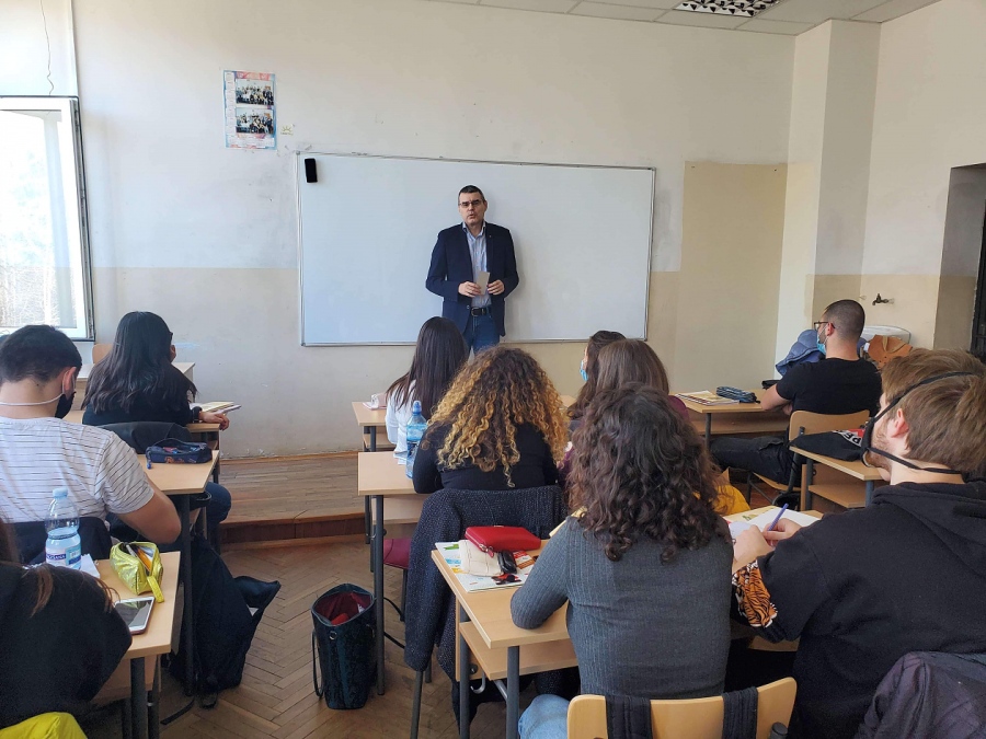 Бургаски окръжен съдия представи съдебната власт пред ученици от Немската гимназия