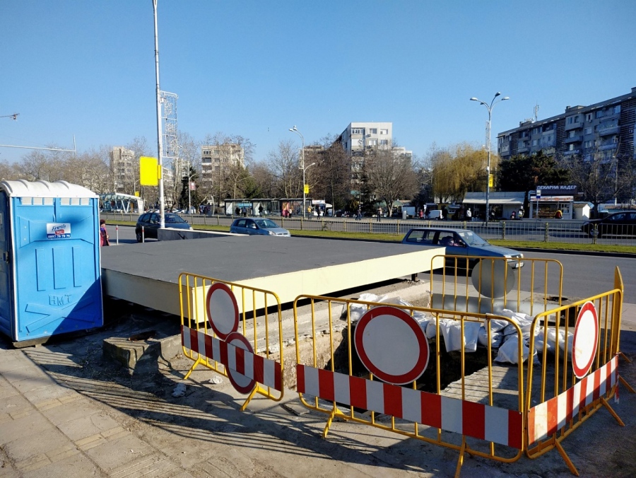 Монтират асансьори в подлеза до УМБАЛ Бургас