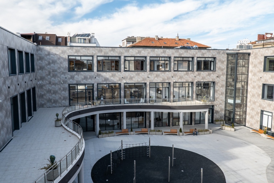 Не на шега: Най-модерната библиотека отваря врати в Бургас на 1 април