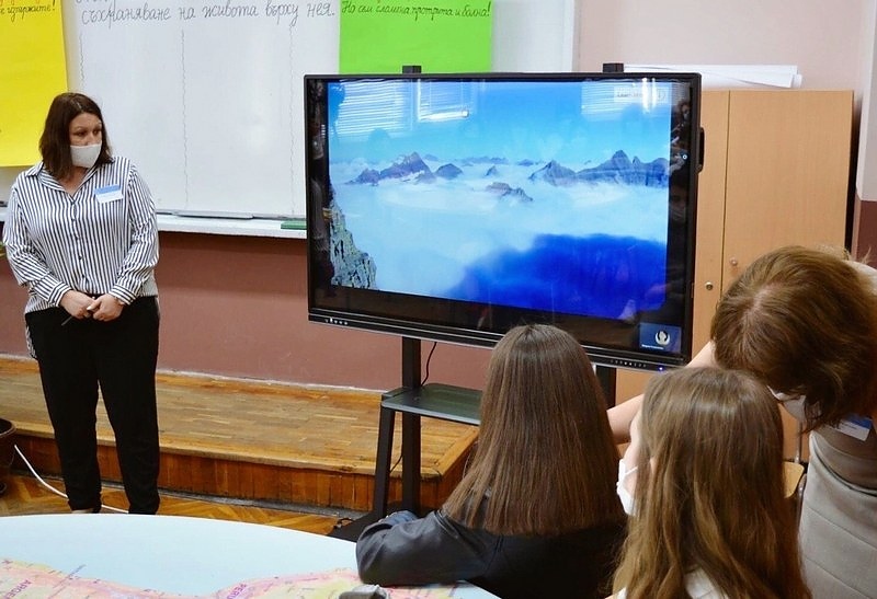Ученици от Славейковото училище отправиха призив за опазване на природата