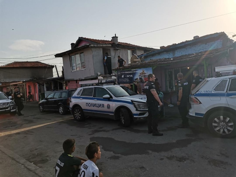 Девет станаха задържаните в Бургаско за купуване на гласове (СНИМКИ)