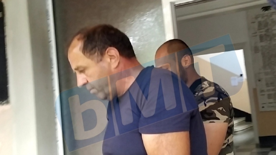 Арестуваха кмета на поморийското с. Бата за купуване на гласове, общински съветник също е задържан