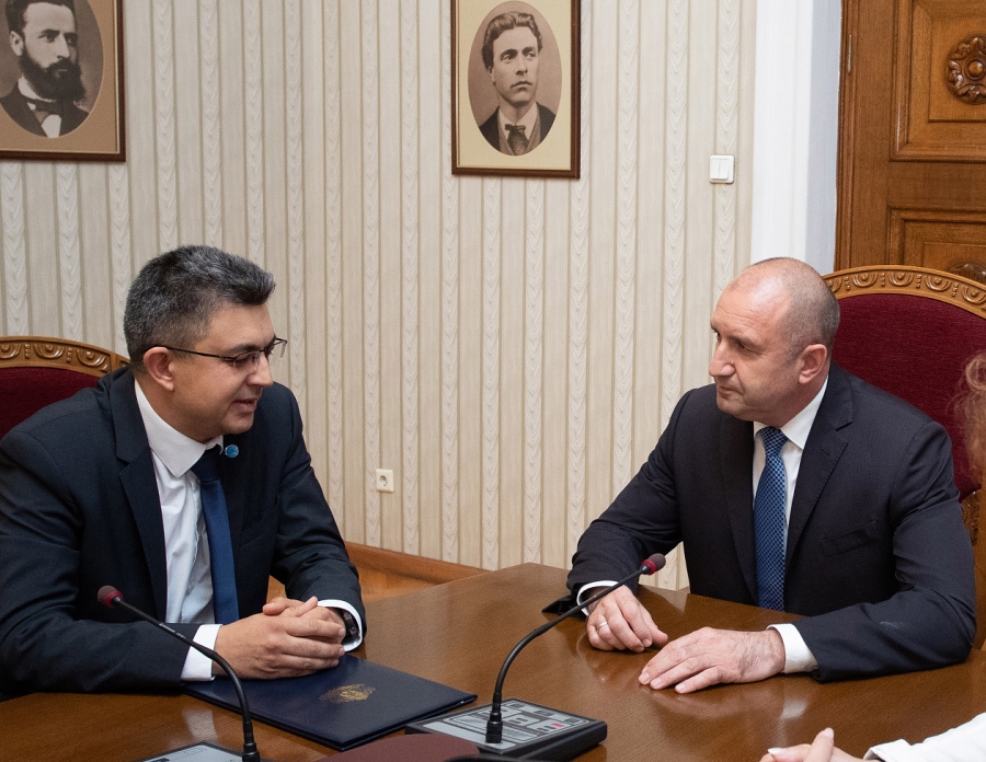 Президентът даде мандата на ИТН, Слави Трифонов предлага за премиер Пламен Николов