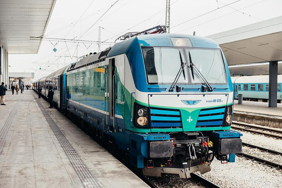 БДЖ: От днес влаковете до Бургас и Варна са с ново разписание