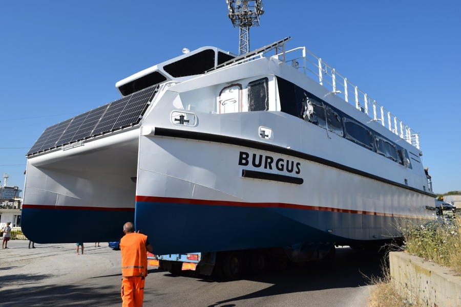Пускат на вода новия кораб на Община Бургас