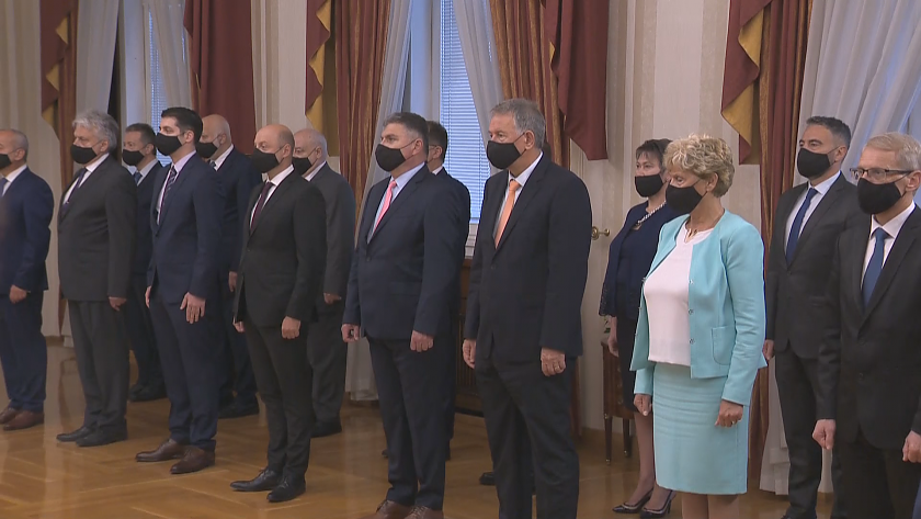 Президентът обяви състава на новия служебен кабинет на България