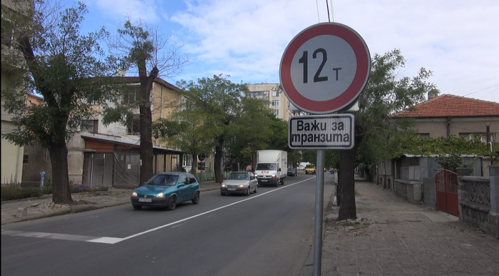 Турски тираджия наруши забраната за камиони в Айтос и опита да подкупи полицаи