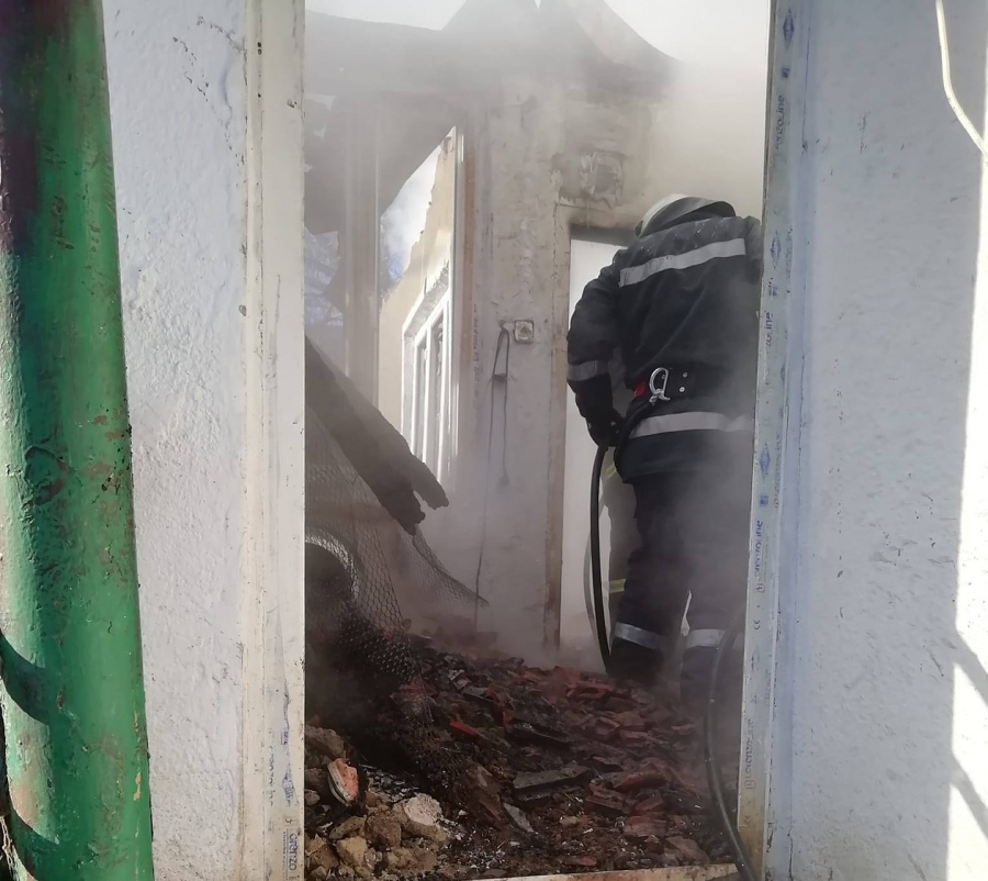 Пожар изпепели втория етаж на къща в сунгурларското село Завет