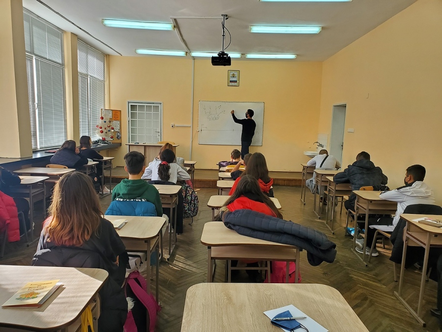 Бургаско училище ще подготвя съдебни служители с иновативна специалност