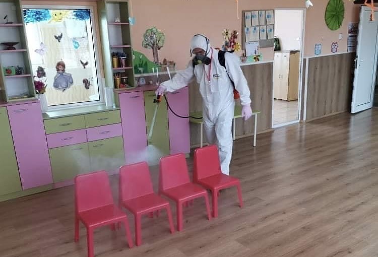 Усложнява се COVID ситуацията в бургаско, две общини затварят детските си градини