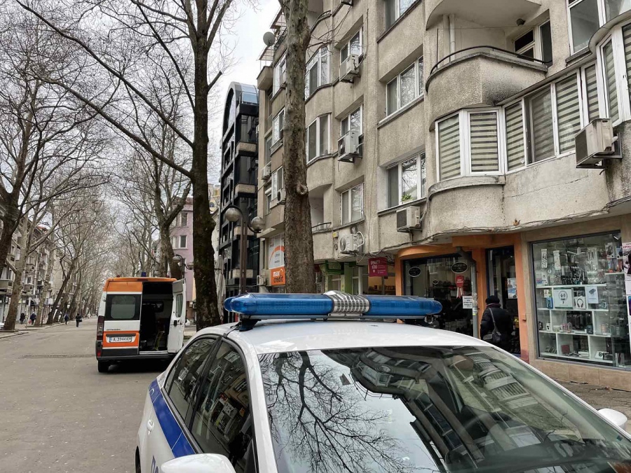 Мъж се обеси в апартамент в центъра на Бургас след любовна драма