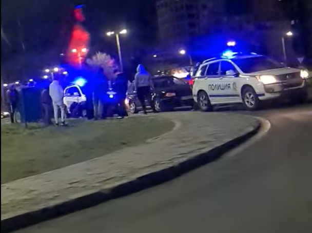 Полицията в Бургас откри 13 нелегални мигранти, натъпкани в лек автомобил 