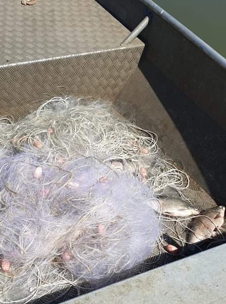 Инспектори на ИАРА откриха бракониерски мрежи с 10 кг риба в  язовир Мандра край Бургас
