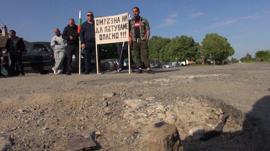 След протеста в Средец: АПИ ще закърпи дупките до края на май, очаква се и основен ремонт 