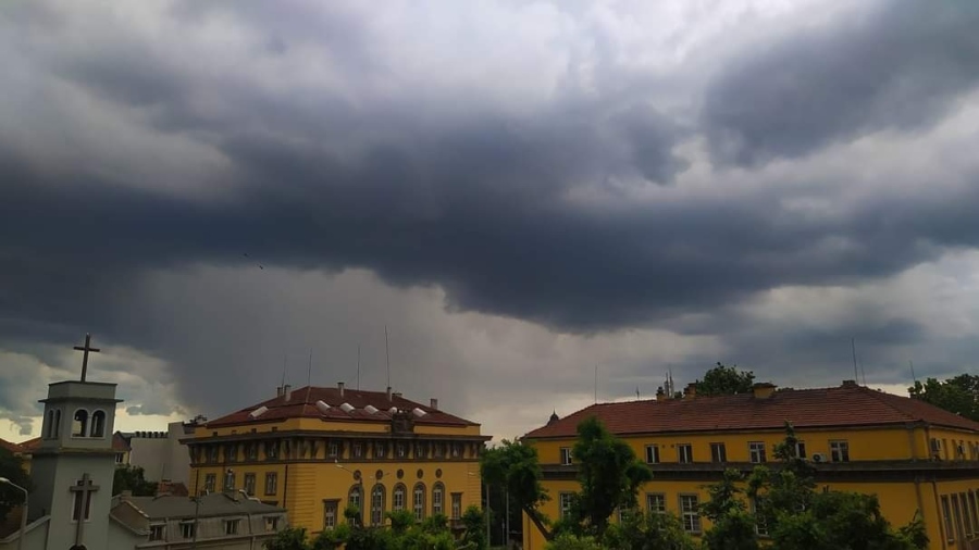Предупреждение за лошо време в Бургаско: Областният управител с указания до кметовете и собствениците на язовири
