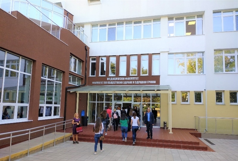 Община Бургас стартира нова стажантска програма за студенти по медицина в детските градини и училища