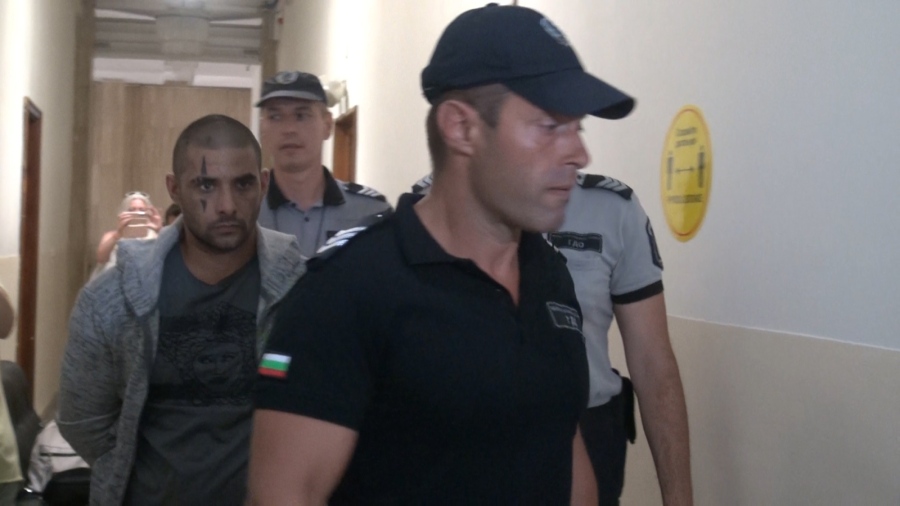 Дрогираният Стоян, който спретна луда гонка с полицията и блъсна патрулка в Бургас, не помнел почти нищо
