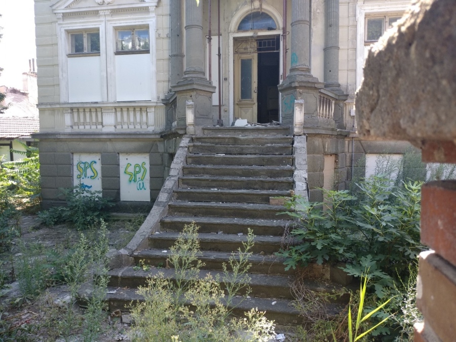 Дългогодишната сага с Хатевата къща в Бургас е напът да бъде разрешена