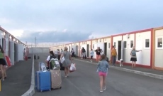 Повечето украински бежанци са напуснали фургоните в Елхово и са заминали за Румъния