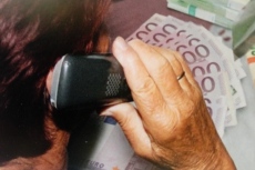 Пенсионерка даде близо 35 000 лева на телефонни измамници