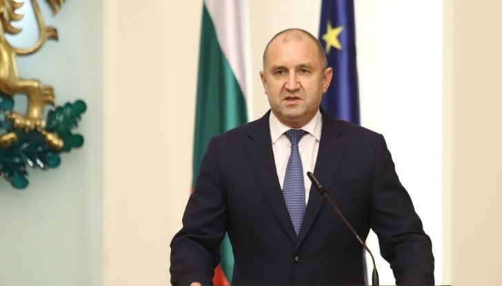 Румен Радев ще връчи мандат за съставяне на правителство на ГЕРБ-СДС в понеделник