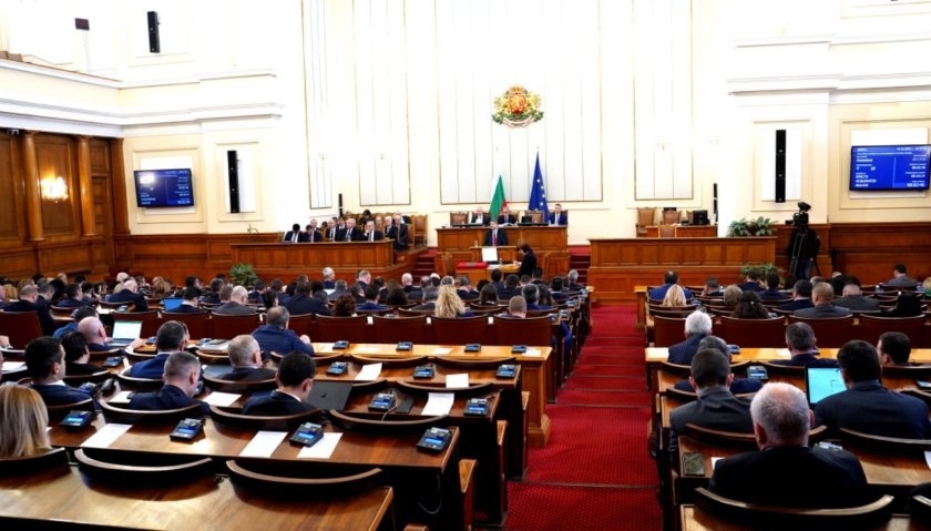 България отново без редовно правителство: Парламентът не даде шанс на кабинета „Габровски“