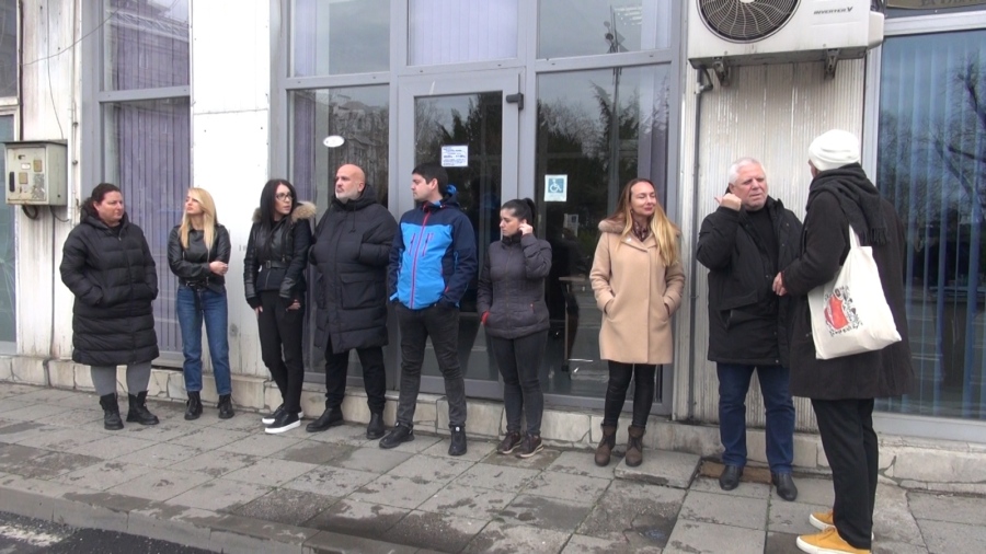Инспектори от КЗП-Бургас на протест: Обидни са заплати от 880 лева 