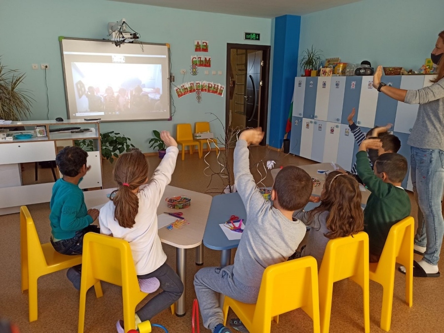 Над 2 300 деца вече са регистрирани в електронната система за прием в ясла и детска градина в Бургас