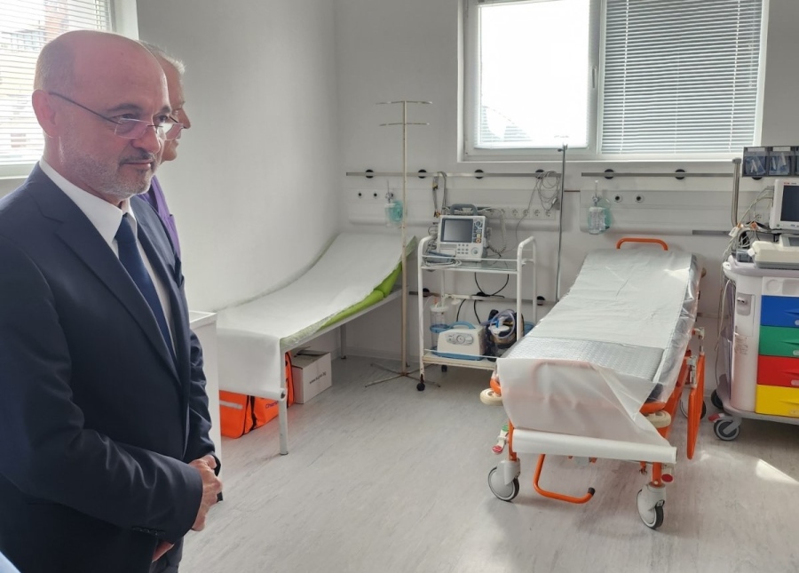 На прага на сезона, здравният министър откри филиал на спешна помощ в Созопол