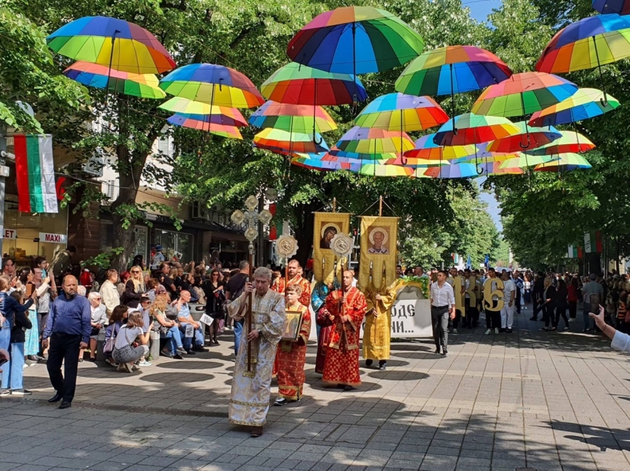 Бургас се готви за най-мащабния празничен 24-ти май, 10 хил. души ще участват в шествието