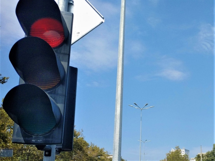 Модернизират светофарите в Бургас, вижте кои и кога ще бъдат временно изключени