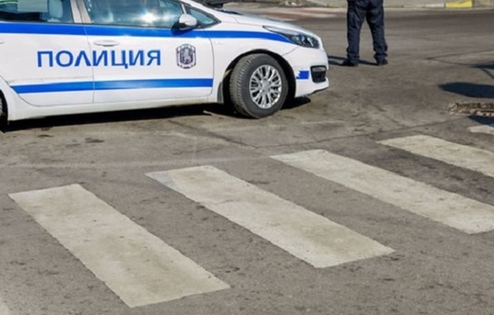 Шофьор блъсна възрастна жена на пешеходна пътека в Несебър и избяга 